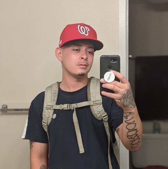 Profile Picture of Jeremy Epifanio (@jeremyepifanio) on Poshmark