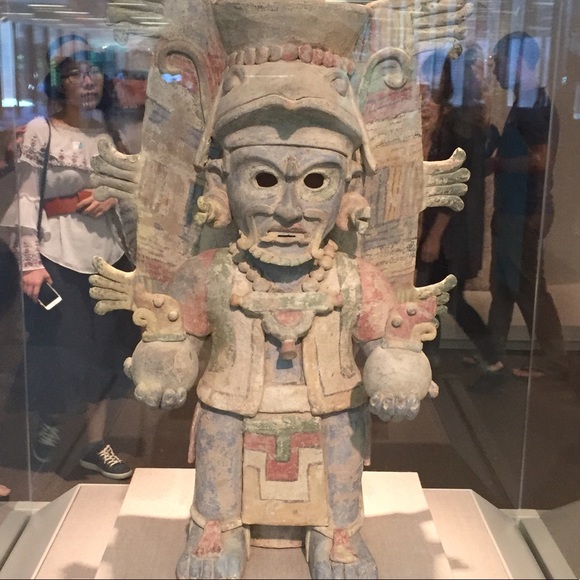 Profile Picture of Xudan Luo (@lll605) on Poshmark