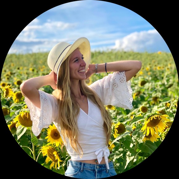 Profile Picture of Bethany Keagle (@bethanykeagle) on Poshmark