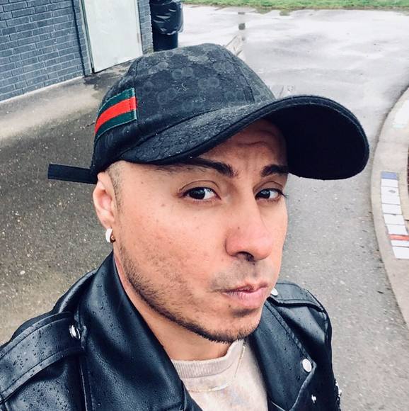 Profile Picture of Jesse Flores (@jflores100) on Poshmark