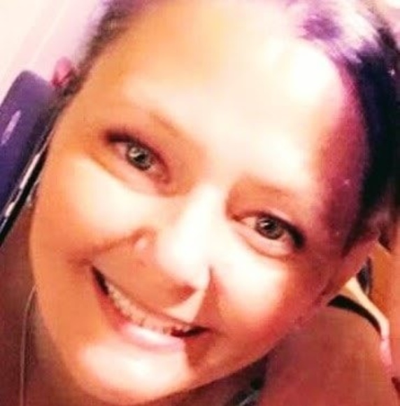 Profile Picture of Angela Faircloth (@flashgirl1980) on Poshmark