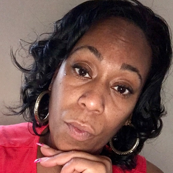 Profile Picture of Sherrie Sukram (@ssukram) on Poshmark