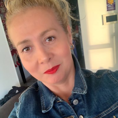 Profile Picture of Alexandra Jimenez (@FlorecitaXXI) on Twitter