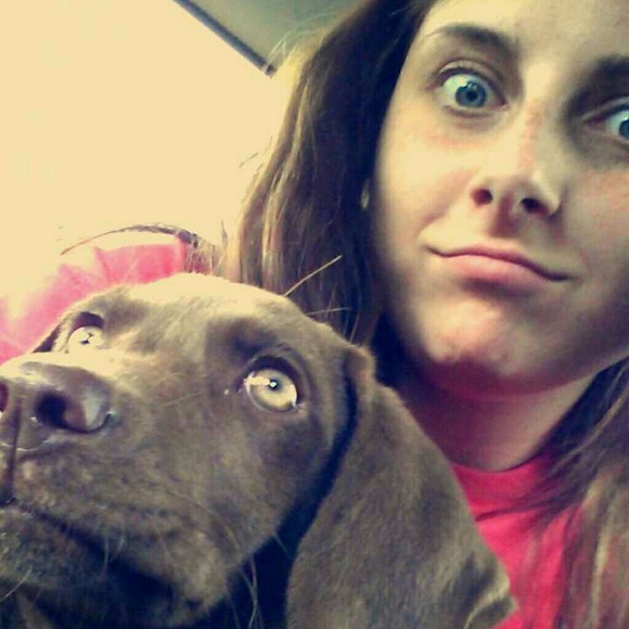 Profile Picture of Erika leigh Bray (@erikaleighbray) on Poshmark