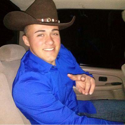 Profile Picture of Irvin Rivera (@irvinrivera96) on Twitter