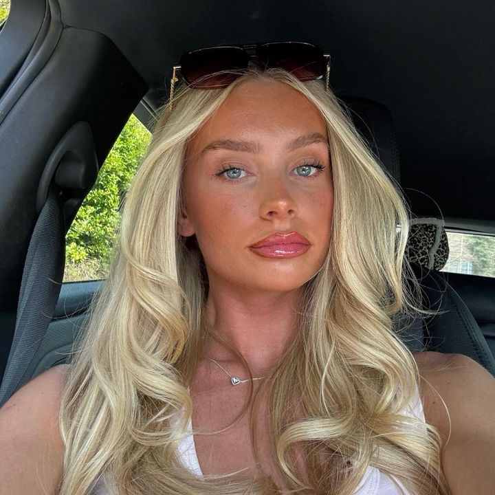 Profile Picture of Holly Bell (@hollyybell) on Tiktok