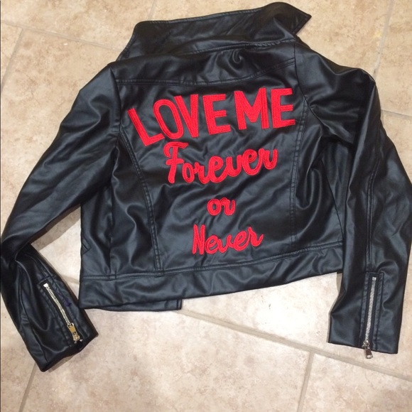 Profile Picture of Lisa Lafaive (@blue1961) on Poshmark