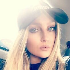 Profile Picture of Carly. (@yCarlyHale) on Twitter