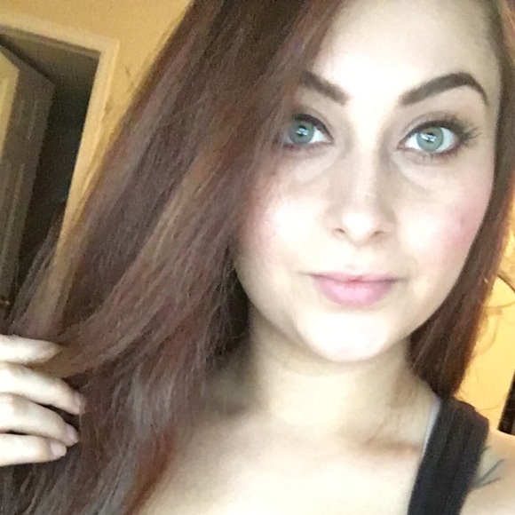Profile Picture of Charleene Gandora (@missleene) on Poshmark