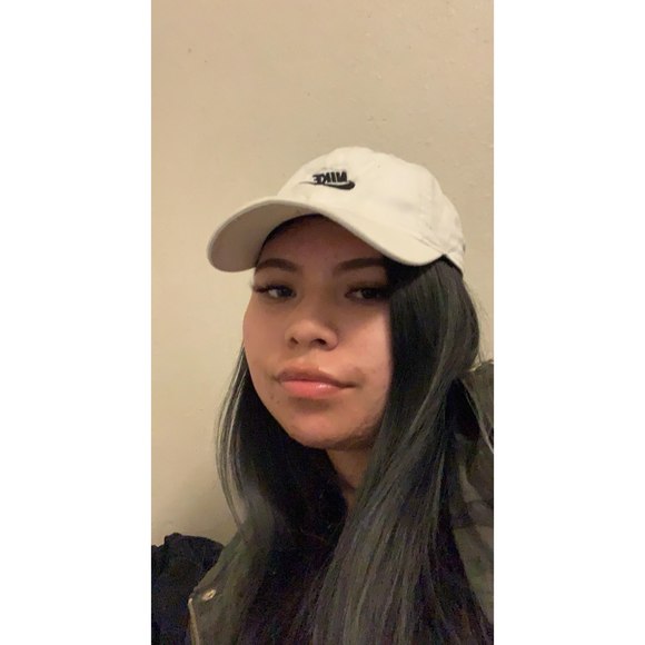 Profile Picture of Keighana Ironshield (@keighanai) on Poshmark
