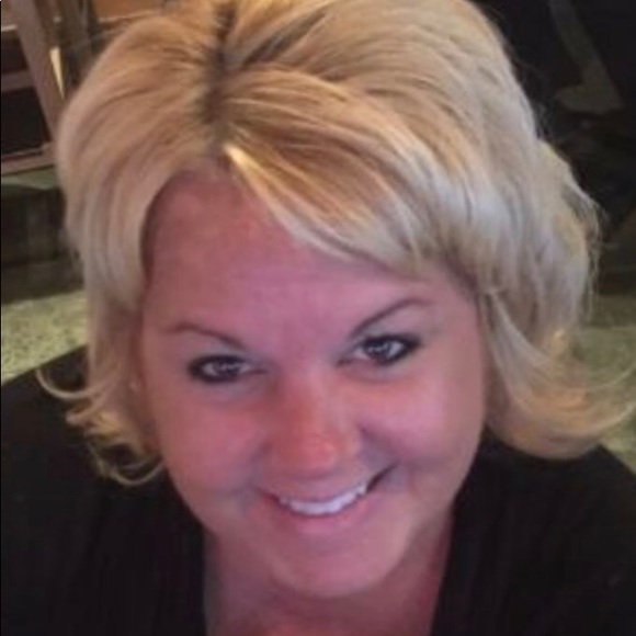 Profile Picture of Terry Dewing (@tdewing598) on Poshmark
