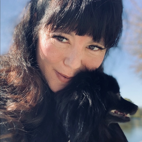 Profile Picture of Sherri Bredenberg (@sherribh) on Poshmark