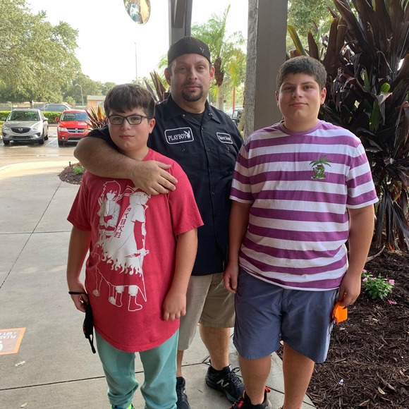 Profile Picture of Wilfredo Borrero (@wilfredoborrero) on Poshmark