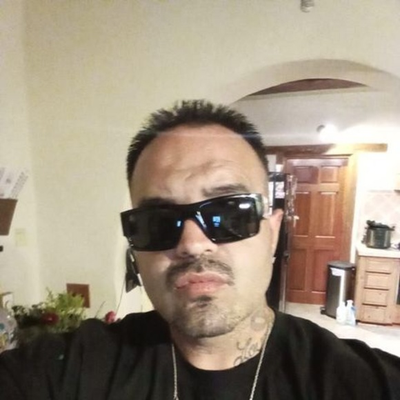 Profile Picture of Peter Velarde (@petervelarde853) on Poshmark