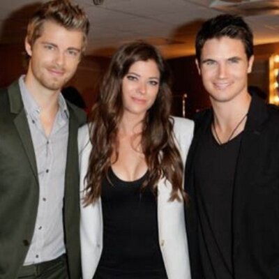 Profile Picture of Luke Robbie Peyton (@RobbieAmellgirl) on Twitter