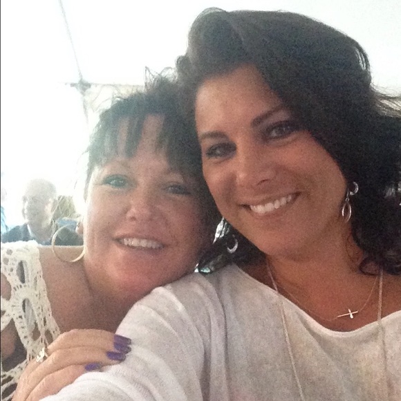 Profile Picture of Mary beth Kirkey (@mbkirkey) on Poshmark