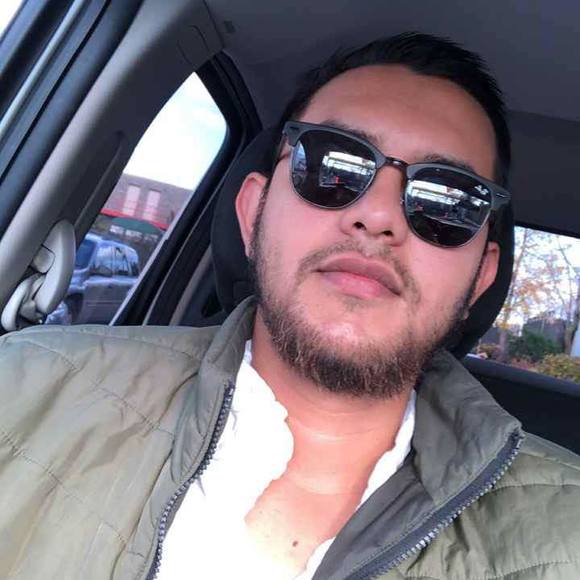 Profile Picture of Carlos Jose (@carlosjose406) on Poshmark