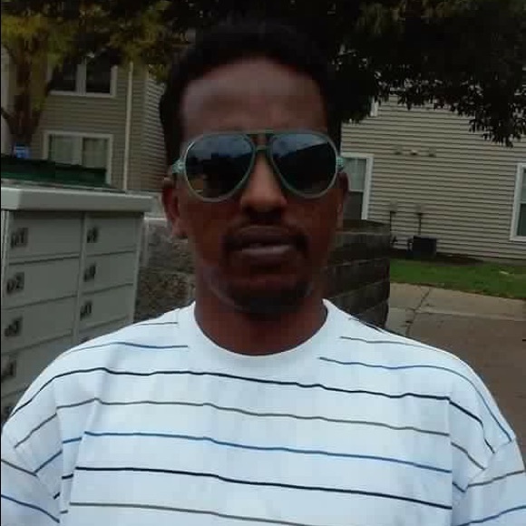 Profile Picture of Hussein Mohamed (@hussein1815) on Poshmark