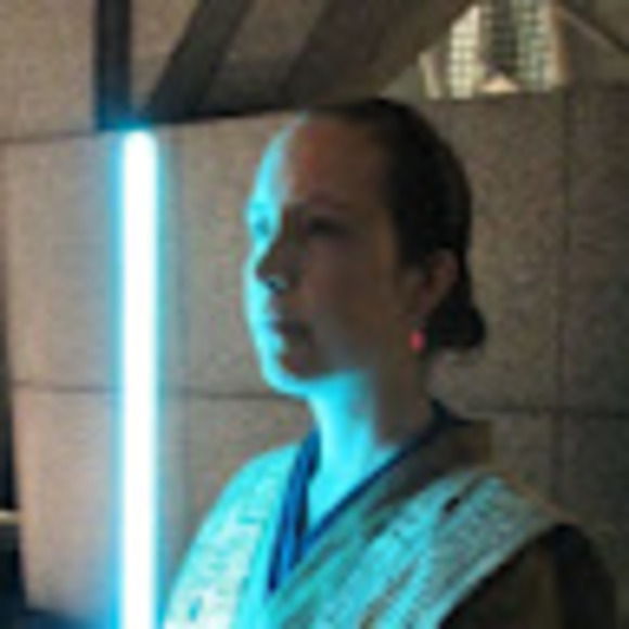 Profile Picture of Catherine Bloedorn (@cbloedorn) on Poshmark