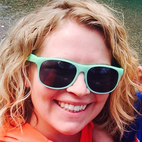 Profile Picture of Ursula Kanthack (@ursulakanthack) on Poshmark