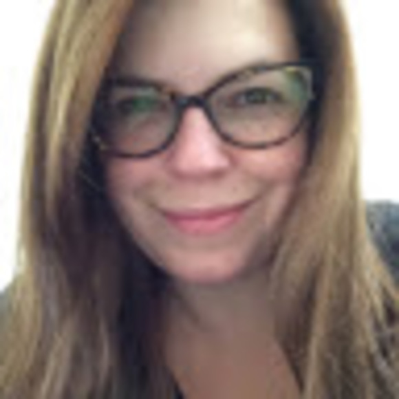 Profile Picture of Holly Dunitz (@spiracles666) on Poshmark