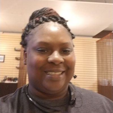 Profile Picture of Ariel Rogers (@searchin85) on Twitter