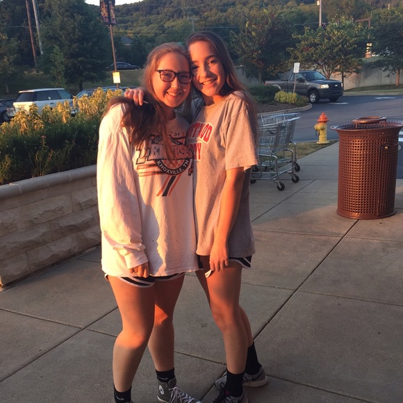 Profile Picture of Bailey Gaidos (@baileygaidos) on Poshmark