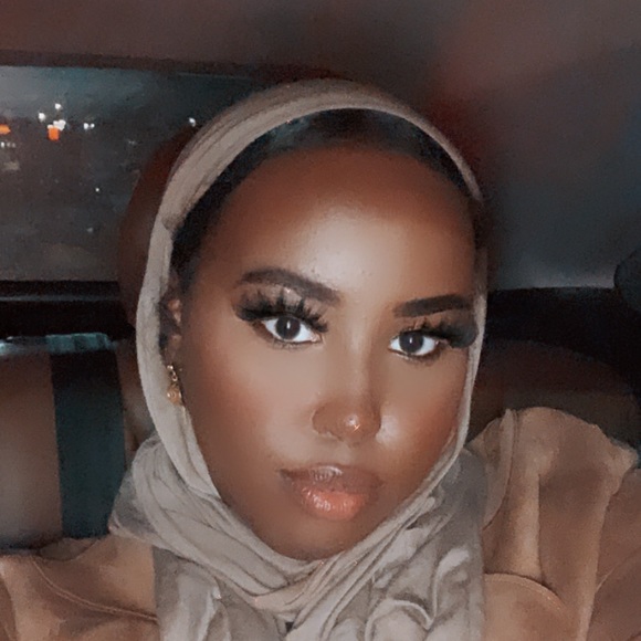 Profile Picture of Ebyan Farah (@ebster17) on Poshmark