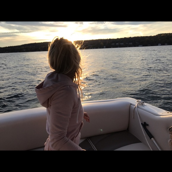 Profile Picture of Jen Stringfellow (@audster) on Poshmark
