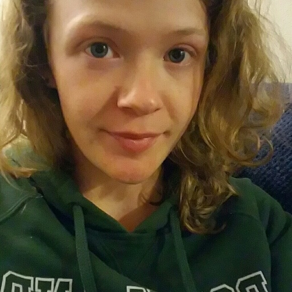 Profile Picture of Kacie Woeber (@kaciebby) on Poshmark