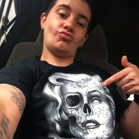 Profile Picture of Lashay Hogeland (@lovebug0425) on Poshmark