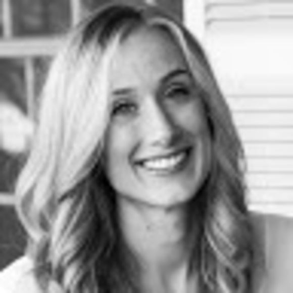 Profile Picture of Julie Lucash (@lucashj) on Poshmark