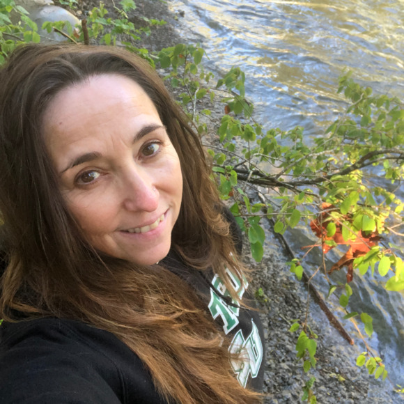 Profile Picture of Lisa Traina quin (@bylisaart) on Poshmark