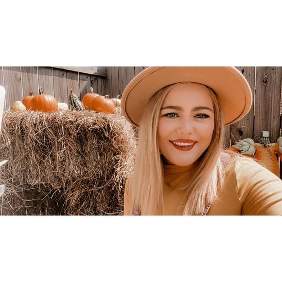 Profile Picture of Sammy Roberts (@sammyroberts147) on Poshmark