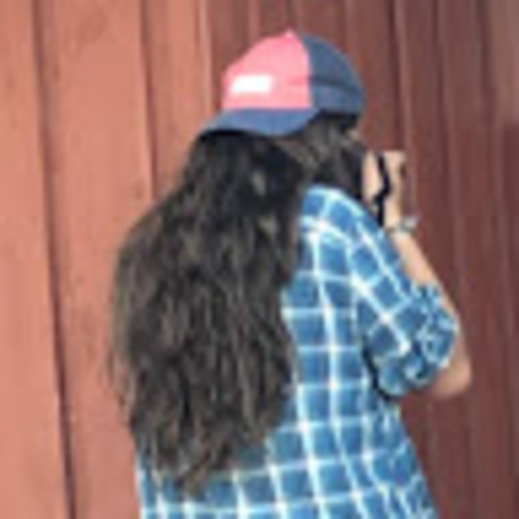 Profile Picture of Lucy Graham (@lucylmgraham) on Poshmark