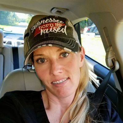 Profile Picture of Julie Wooten (@MommySchmommy) on Twitter