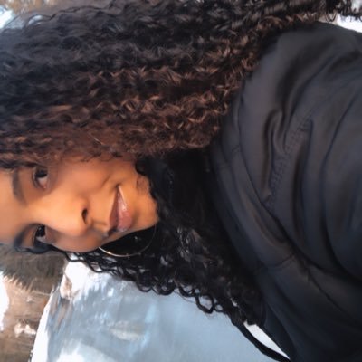 Profile Picture of Taryn Simone (@champagne_MAMl) on Twitter