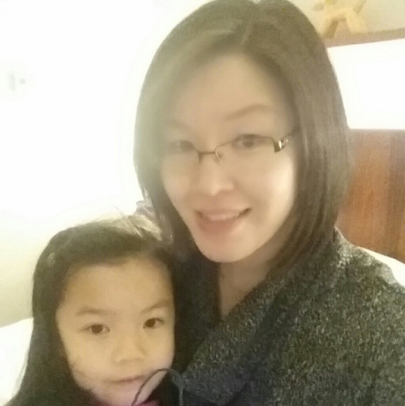 Profile Picture of Chui Tong (@ctong0305) on Poshmark