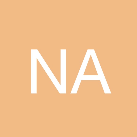 Profile Picture of Naomi Adams (@naomiadams808) on Poshmark