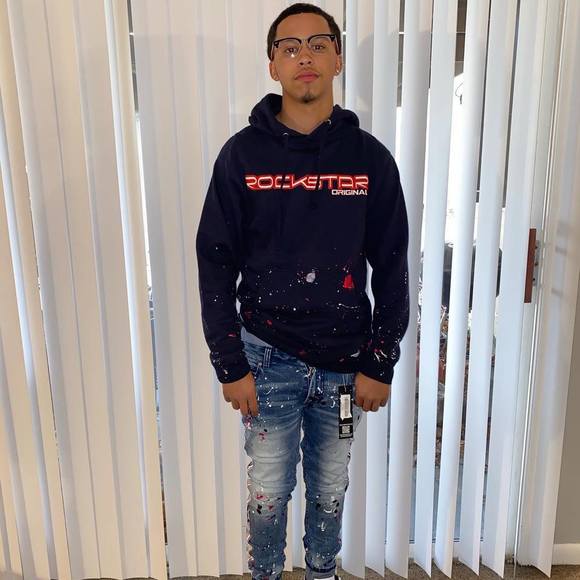 Profile Picture of Trevor Hunter (@trevorhunter) on Poshmark