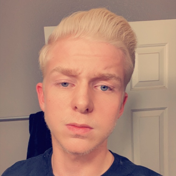 Profile Picture of Alex Breen (@alex_breen) on Poshmark