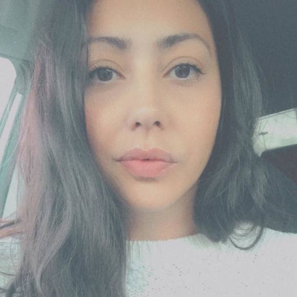 Profile Picture of Danielle Hennessey (@daniellehenness) on Poshmark