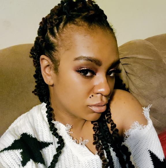 Laurie Robinson - Poshmark Profile Picture of Laurie Robinson (@laurierobins698) on Poshmark