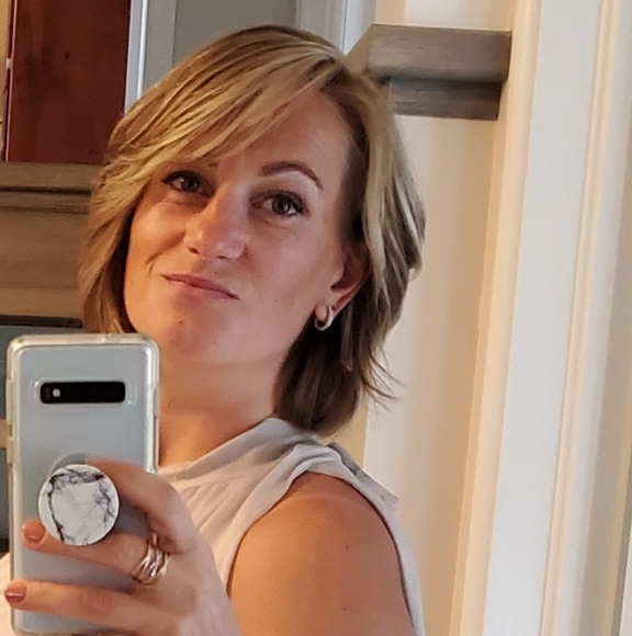 Helena Knapczyk - Poshmark Profile Picture of Helena Knapczyk (@helenak36) on Poshmark