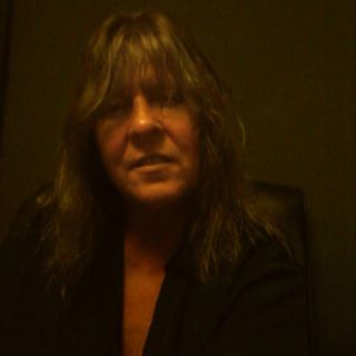 Profile Picture of Shelly Clark (@cobllestone.way) on Facebook