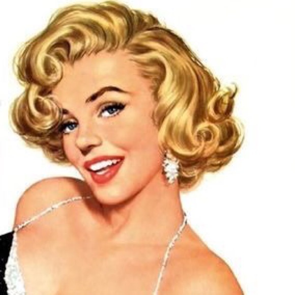 Profile Picture of Julie Timmreck (@missjoules) on Poshmark