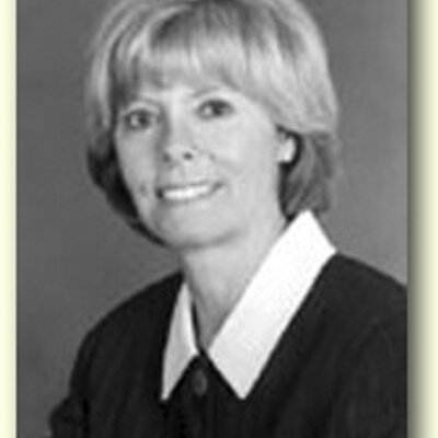 Profile Picture of Robin Hemphill (@RealtorRobinH) on Twitter