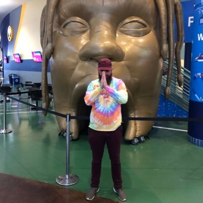 Profile Picture of Dill Clinton (@Jewfroze) on Twitter