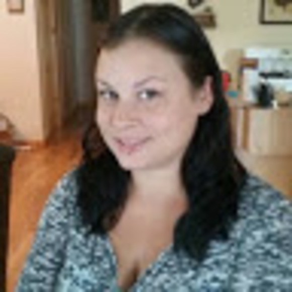 Profile Picture of Dyani Fencik (@dyanirae26) on Poshmark