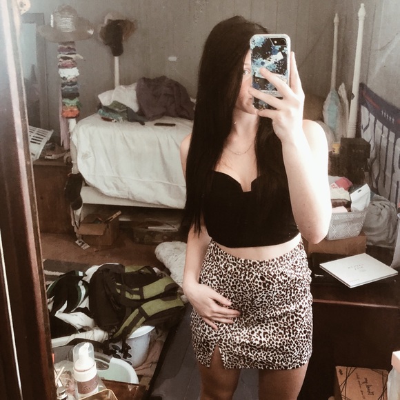 Profile Picture of Roxanne Finklea (@roxannefinkl) on Poshmark